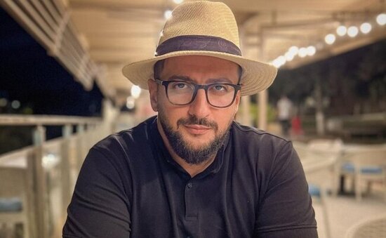 Növbəti mahnısını zəlzələ qurbanlarına həsr etdi