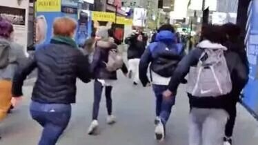 Nyu-Yorkun məşhur meydanında qorxulu anlar - VİDEO