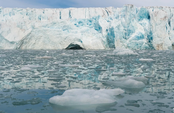 Alimlərdən həyəcan təbili: Şimal yarımkürəsində buzlaqlar sürətlə əriyir