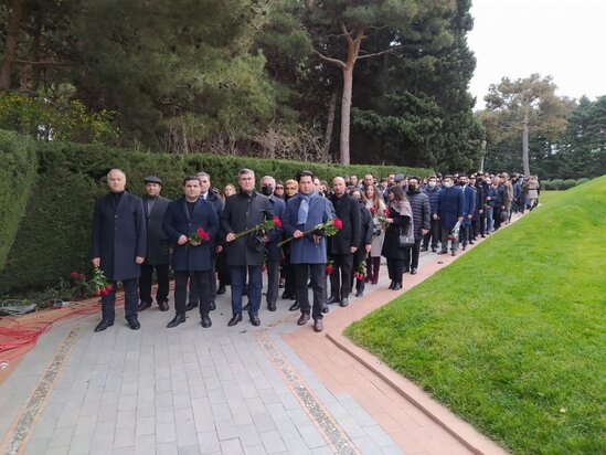 Ombudsman Aparatının kollektivi Heydər Əliyevin xatirəsini yad etdi - FOTO