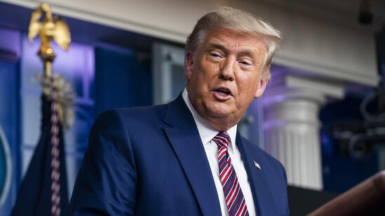 FTB Trampın iqamətgahına basqın etdi