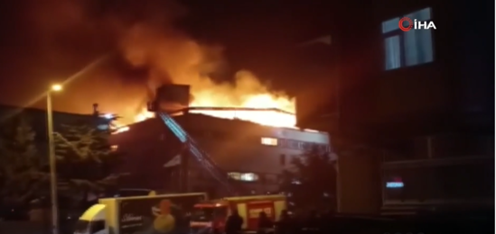 İstanbulda zavodda yanğın oldu - VİDEO