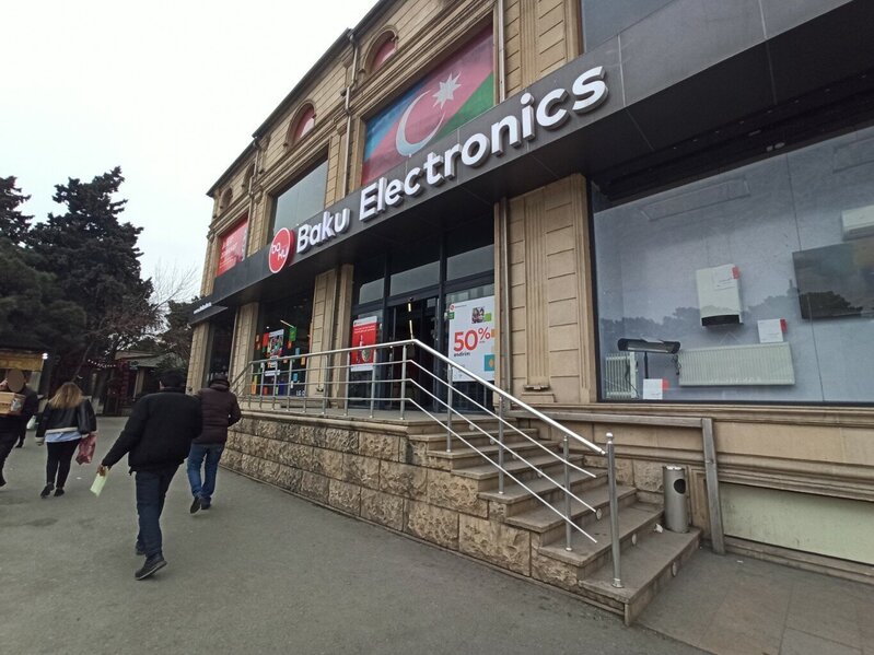 "Baku Electronics" qızıl zəmanətlə alınan telefona görə pul TƏLƏB EDİR - ŞİKAYƏT