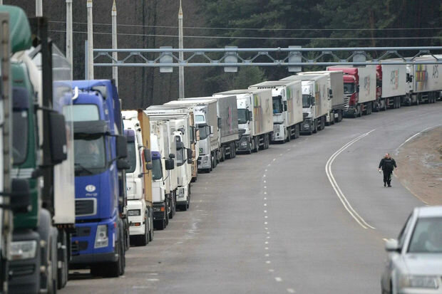 Polşa-Ukrayna sərhədində 2500-dən çox yük maşını dayanıb