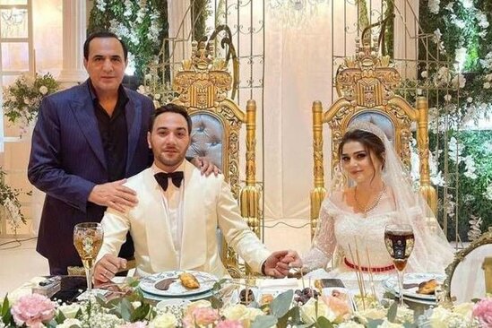 Ötən həftə evlənən müğənni sabiq nazirlə qohum olubmuş