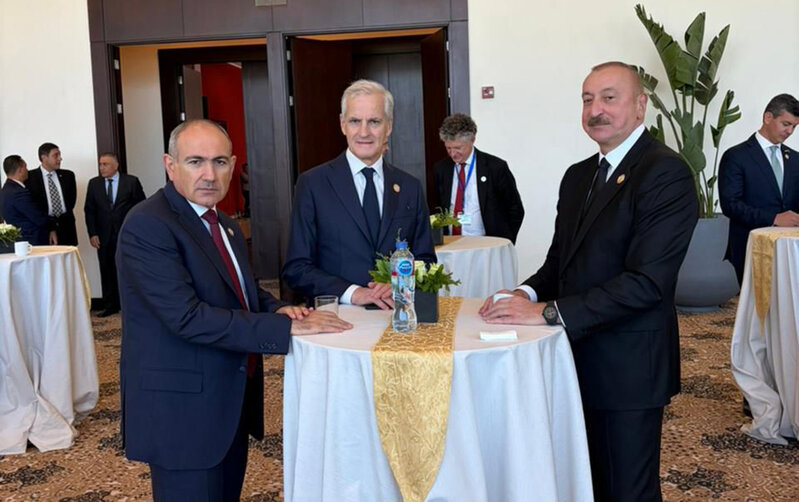 Prezident Misirdə Paşinyanla söhbətləşdi - Fotolar