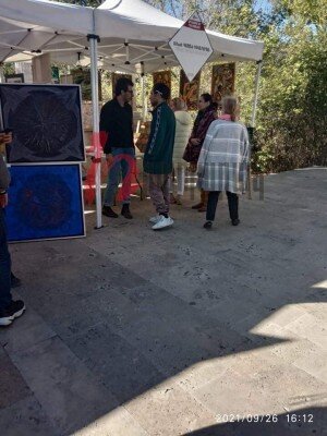 Erməni xalqı yasda: Paşinyanın oğlu festivalda çaxır içir - FOTO