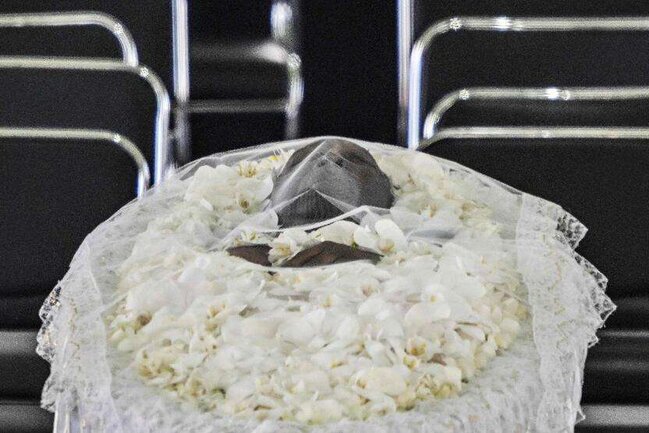 Braziliya xalqı Pele ilə vidalaşır