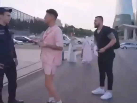 Kerimcan Durmaz Bakıda geyimi səbəbindən Şəhidlər Xiyabanına buraxılmadı - FOTO