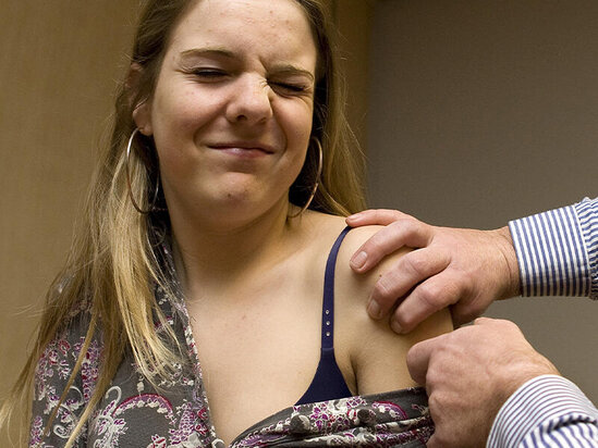 Peyvənd olunmayanlara qarşı məhdudiyyətlər qüvvəyə mindi