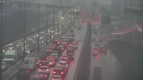 Bakıda çökmə yaranan körpü ilə bağlı AÇIQLAMA - YENİLƏNİB - FOTO