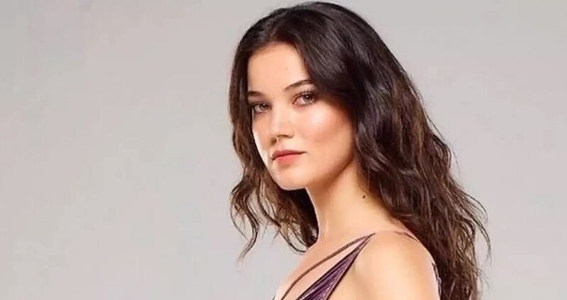 Məşhur aktrisanın ərəb dilində oxuduğu mahnı sosial mediada gündəm oldu - VİDEO