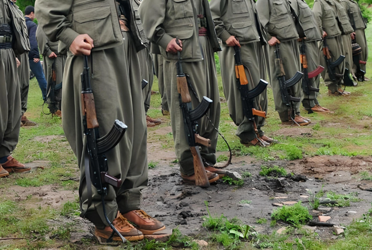 PKK silahları təhvil verməyə başladı - 30 PKK-çı silahını YANDIRDI