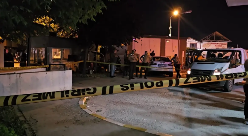 Xəstəxananın bağçasında silahlı dava