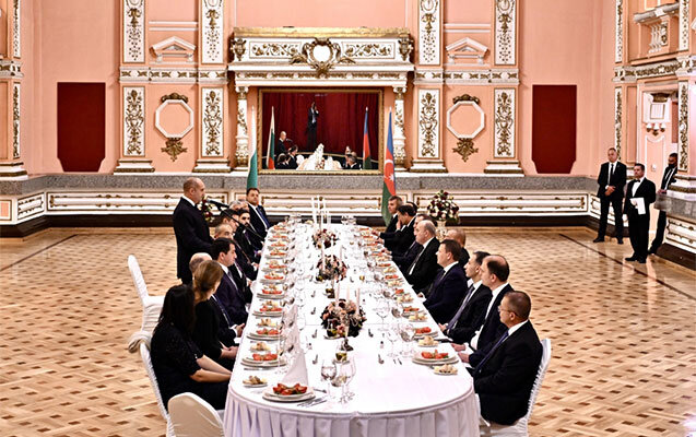 İlham Əliyevin şərəfinə rəsmi şam yeməyi verildi