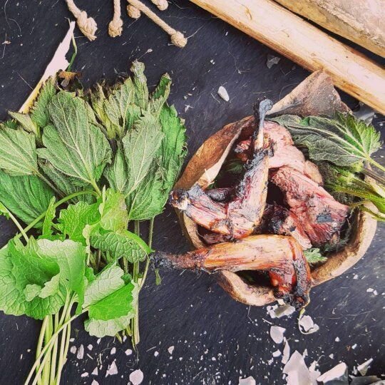 Yolda ölmüş heyvanların əti ilə qidalanan "mağara qadını" hər kəsi təəccübləndirdi - FOTO