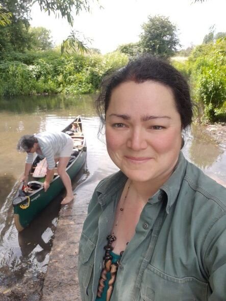 Yolda ölmüş heyvanların əti ilə qidalanan "mağara qadını" hər kəsi təəccübləndirdi - FOTO