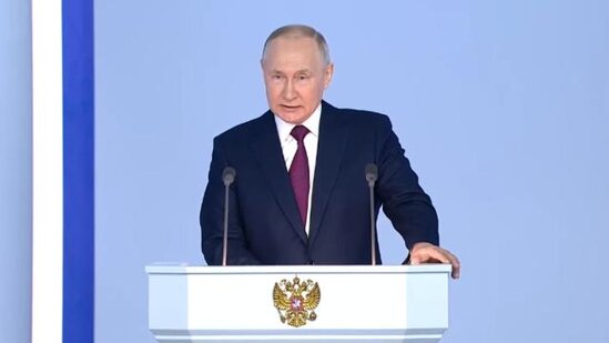 Putin: "Rusiya sanksiya müharibəsi ilə üz-üzədir"