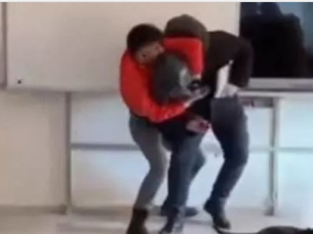 "Müəllimi qablaşdırıram" deyib başına torba keçirdi... - FOTO