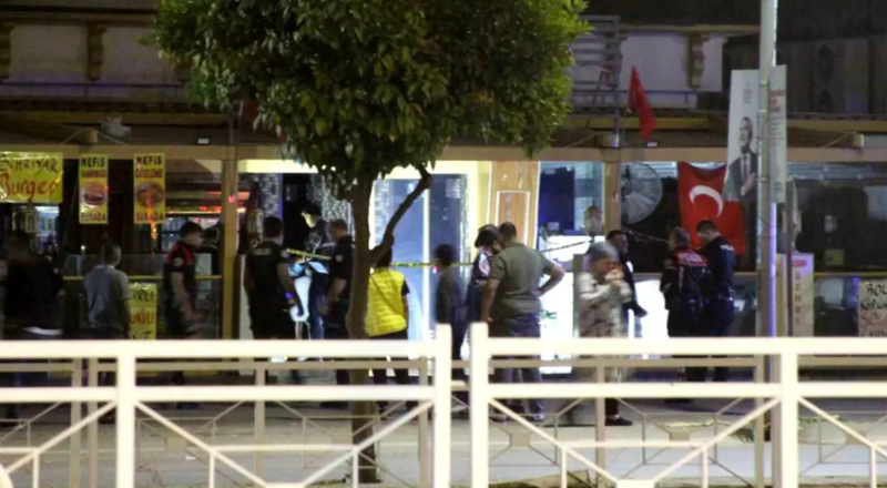 Kafe işçisi ondan pul istəyən qohumunu ov tüfəngi ilə vurub