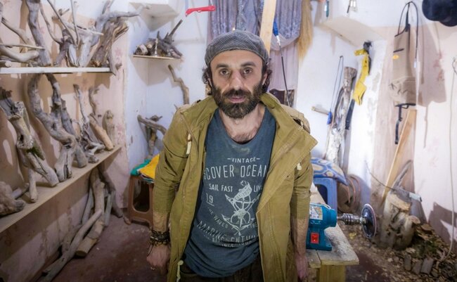 Bakıda qadını şantaj edən məşhur heykəltaraş həbs olundu