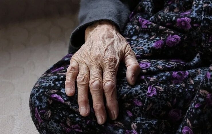 87 yaşlı qadın dövləti külli miqdarda ziyana saldı