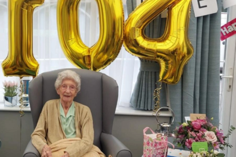 104 yaşlı qadından uzunömürlülüyünün sirri ilə bağlı maraqlı açıqlama: "Şərab və cin"