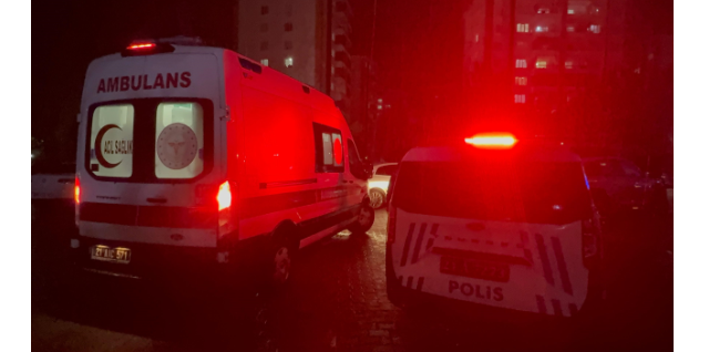 Kişi barəsində uzaqlaşdırma qərarı aldıran həyat yoldaşının evini yandırıb - VİDEO