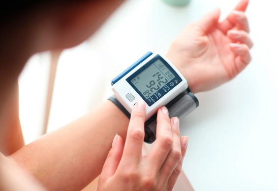 Mütəxəssis rəyi: Qan təzyiqi qəfil yüksəldikdə atılmalı olan ilk addımlar