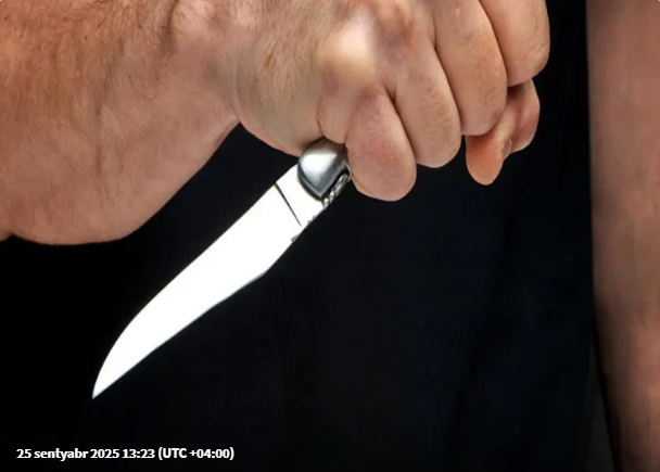 Qapını döyüb çörək istəyən qonşusunu öldürdü