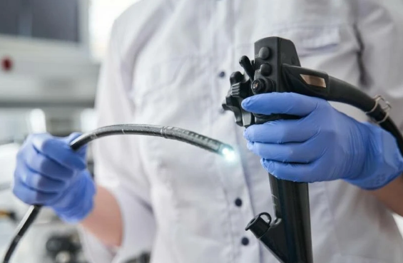 Həkim qastrit diaqnozu ilə bağlı məşhur mifi təkzib etdi