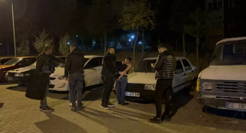 Kürəkən qayınatasını bıçaqlayıb, 4 saat polisə müqavimət göstərdi