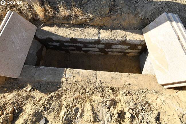 Dünən qəzada ölən ata, ana və iki övladı dəfn olundu