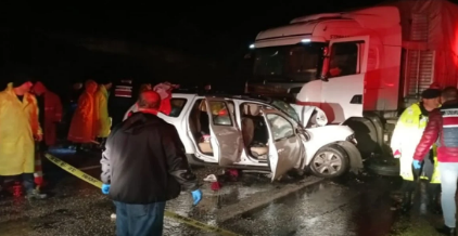 Dəhşətli qəza: Ailənin 3 üzvü öldü