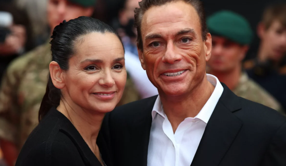 Azərbaycanlı gəlini olan və 5 dəfə evlənən Van Dammın ailəsində XOŞ GÜN - FOTO