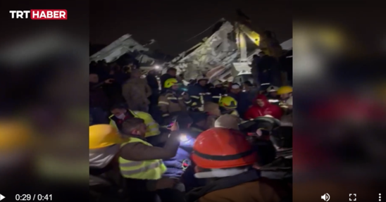 Dağıntılar altında 90 saatdan çox qalan oğlan xilas edildi-VİDEO