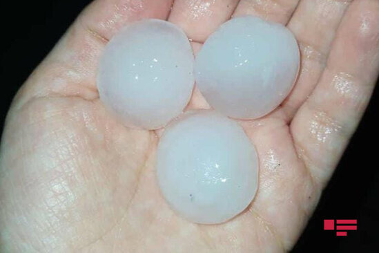 Goranboya dənələri 25 millimetr olan dolu yağdı - FOTO