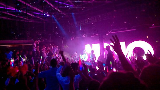 Gecə klubuna silahlı hücum olub - VİDEO