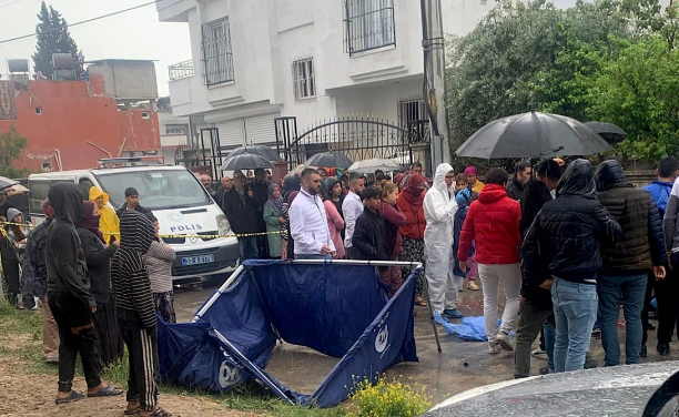 20 yaşlı hamilə qadın küçədə öldürüldü: Qardaşı və əmisi oğlu saxlanılıb