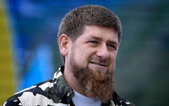 Ramzan Kadırovdan şok addım: Canlı yayıma tapança ilə çıxdı - VİDEO