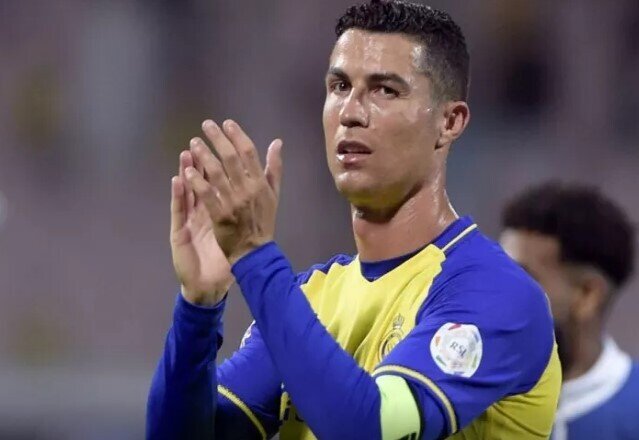 Ronaldonun qollarını sildilər