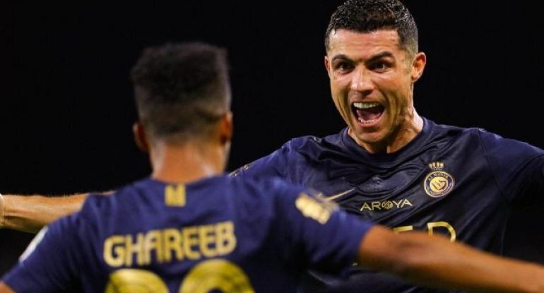 Ronaldo 2,2 milyon dollarlıq fantastik avtomobillə göründü - VİDEO