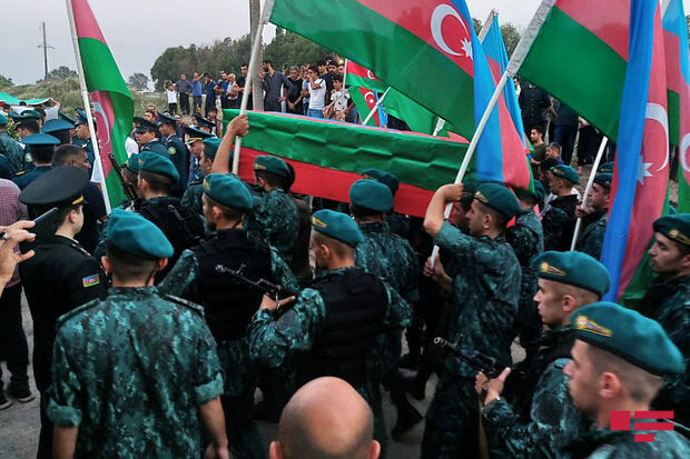 Şəhid olan hərbi qulluqçumuz Saatlıda dəfn edildi - VİDEO