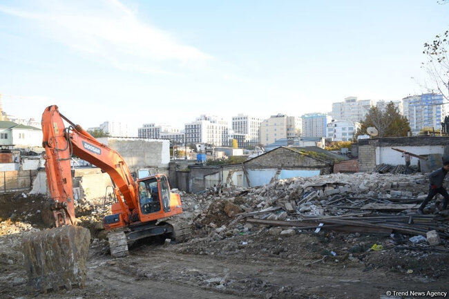 Bakının bu ərazisində evlər sökülür - Sakinlərə 2 il ərzində 500 AZN kirayə haqqı veriləcək - FOTO