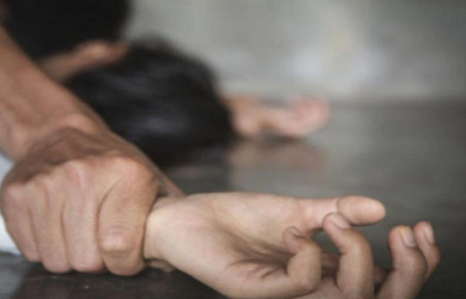 Samuxda ata 15 yaşlı qızına qarşı zorakılıq hərəkətləri edib