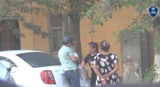 Yeddi yaşlı oğlunu satmaq istəyən SAXLANILDI