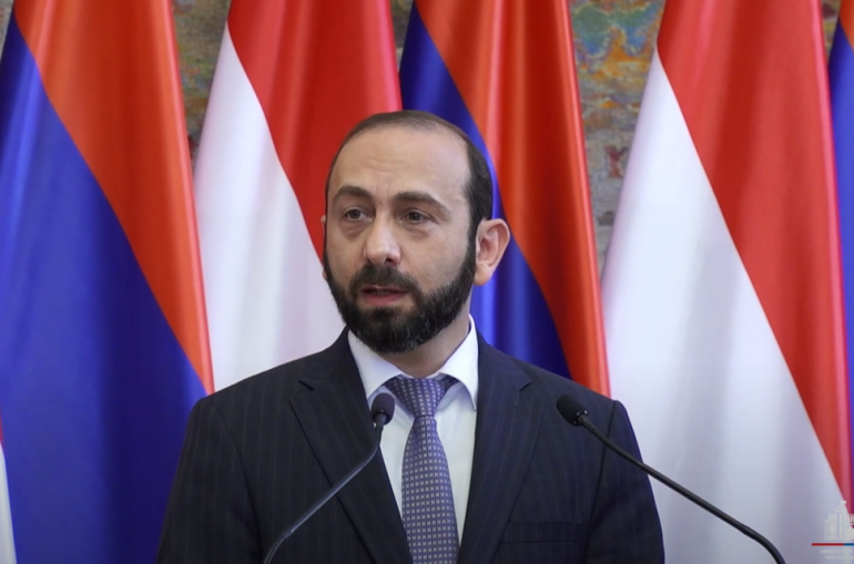 Ehtiyatlı şəkildə deyirəm ki, həmkarım Bayramovla… – Mirzoyan