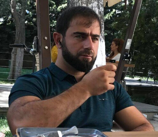 İş adamı restorandan çıxarkən güllələndi - Foto - Yenilənib