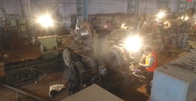 Burada işləyənlərin sümükləri ƏRİYƏ BİLƏR- VİDEO