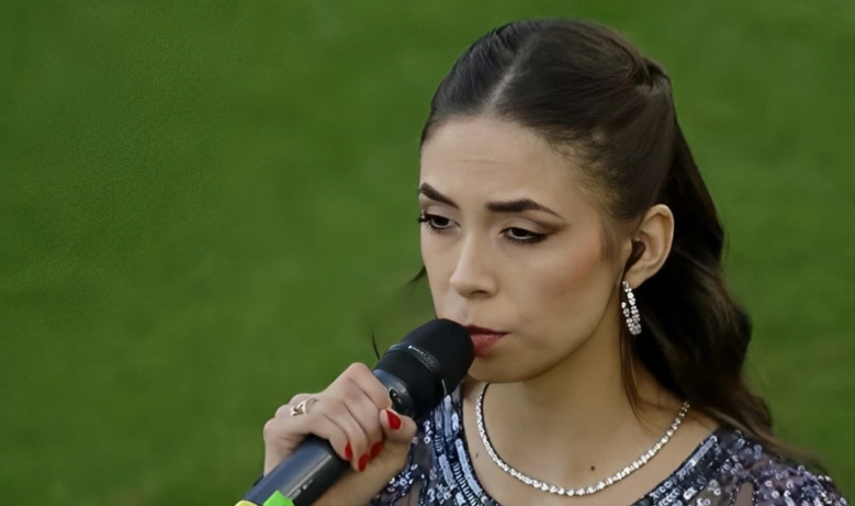 Slovakiyada Azərbaycan himnini oxuyan qadın kimdir?